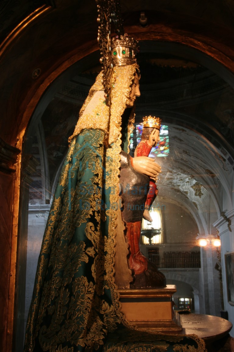 Virgen del Henar vista desde un lateral