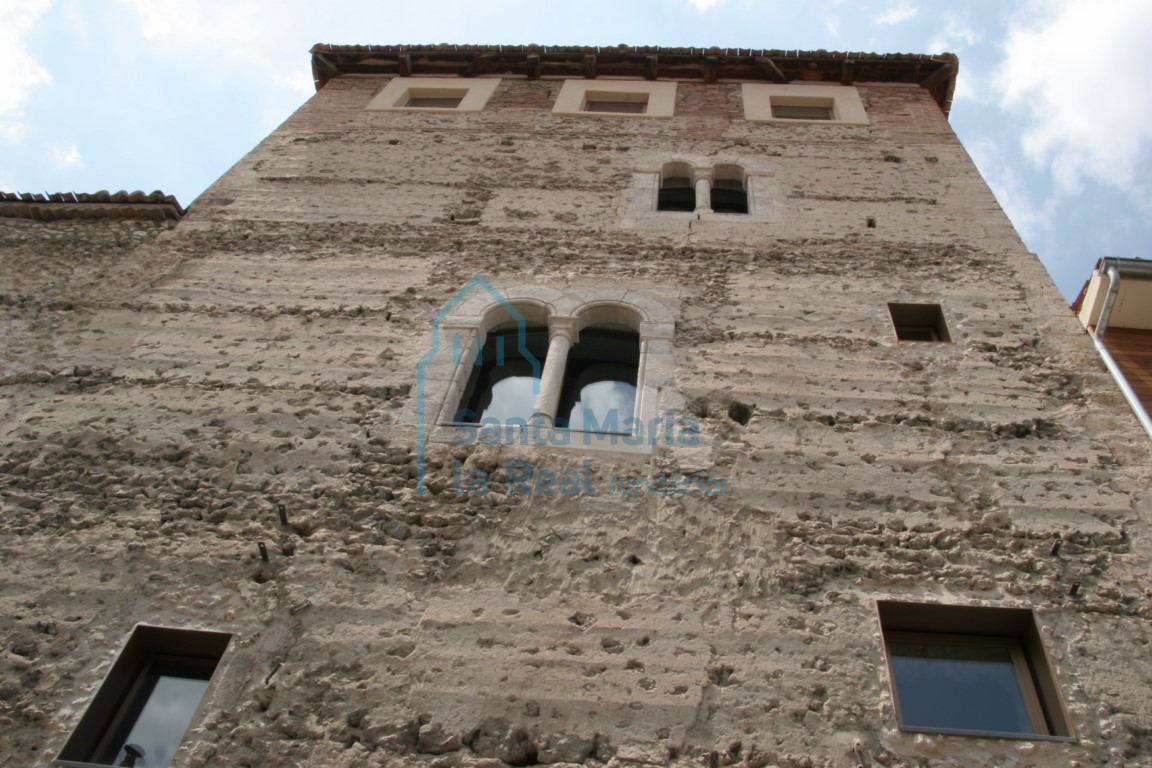 Vista de la torre desde abajo