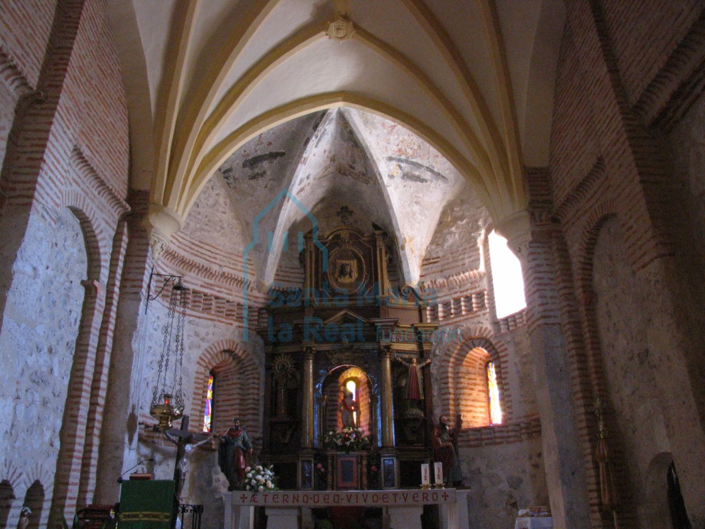 Interior de la cabecera