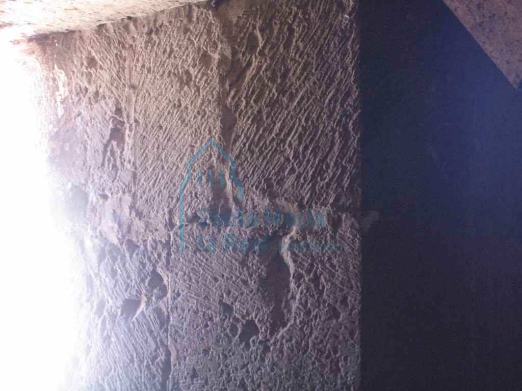 Muro de piedra del interior