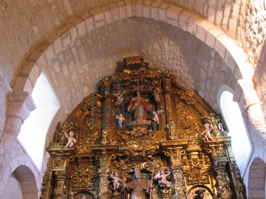 Interior de la cabecera