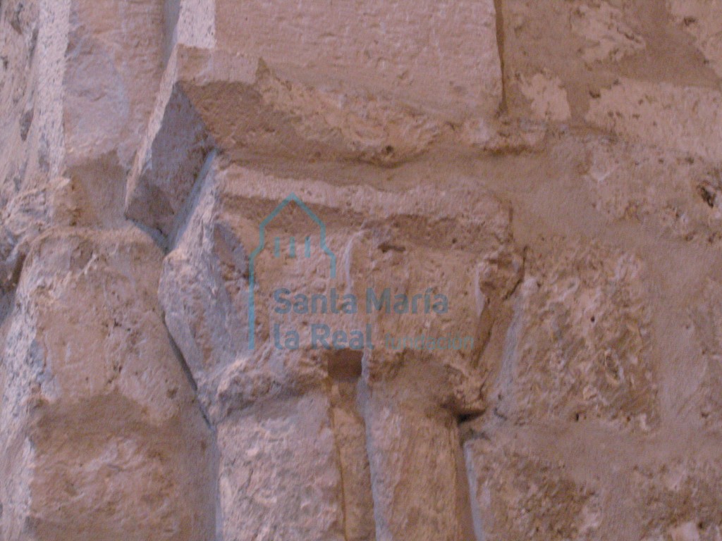 Capitel del arco triunfal