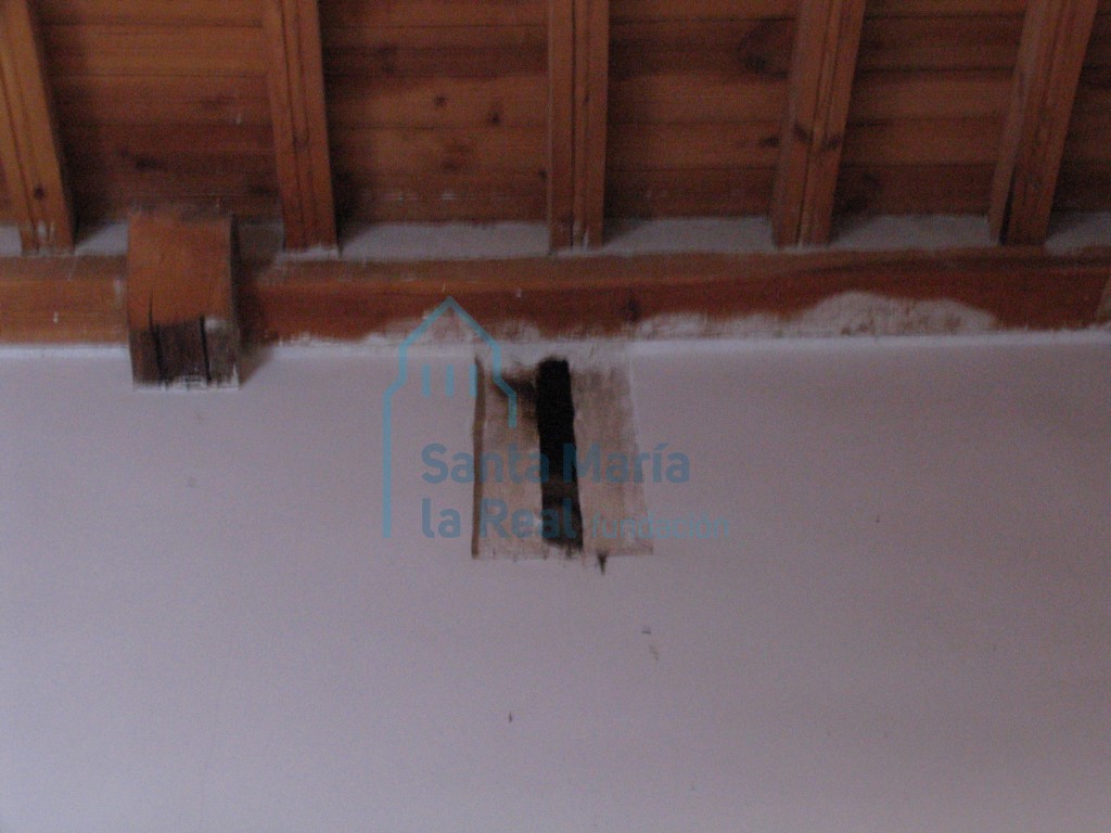 Vano en el pórtico cubierto