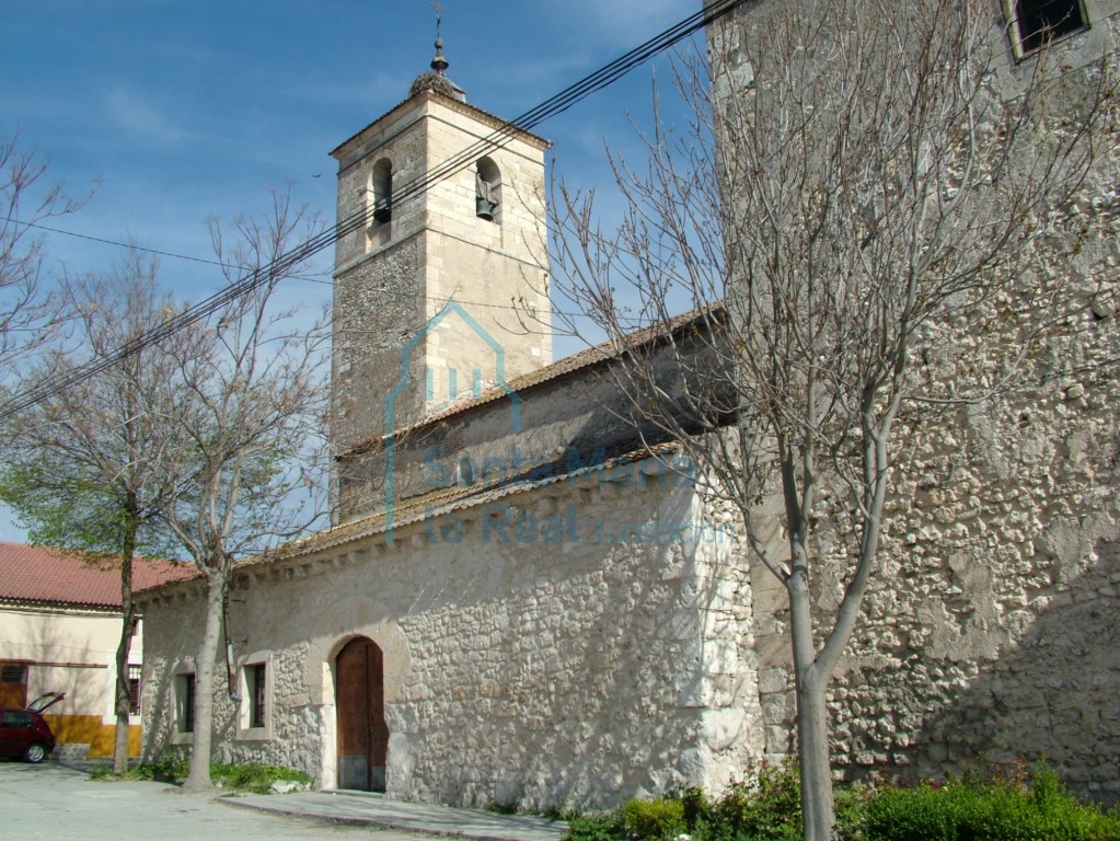Fachada sur de la iglesia