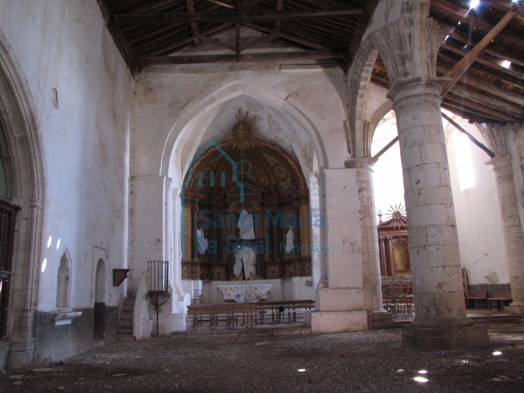 Interior de la iglesia desde los pies