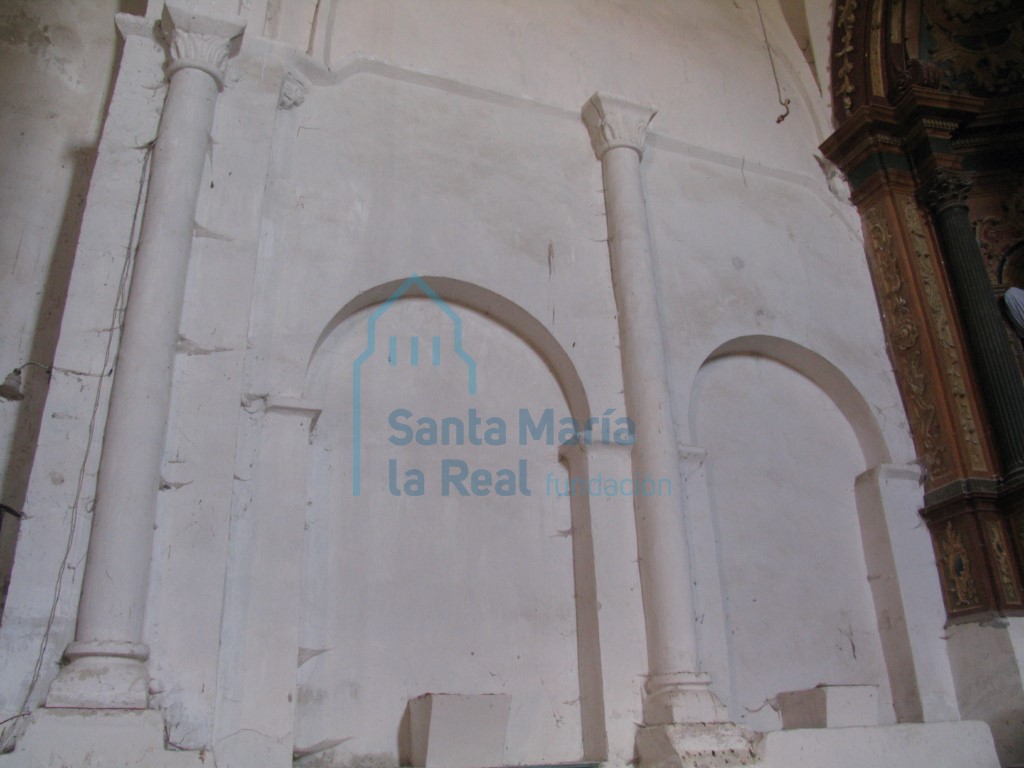 Muro septentrional del presbiterio