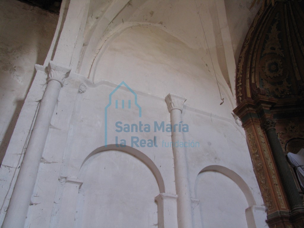 Muro septentrional del presbiterio