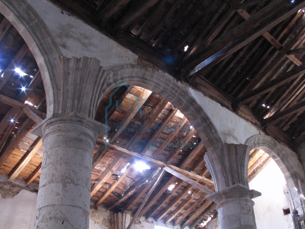 Arquerías del interior de la iglesia