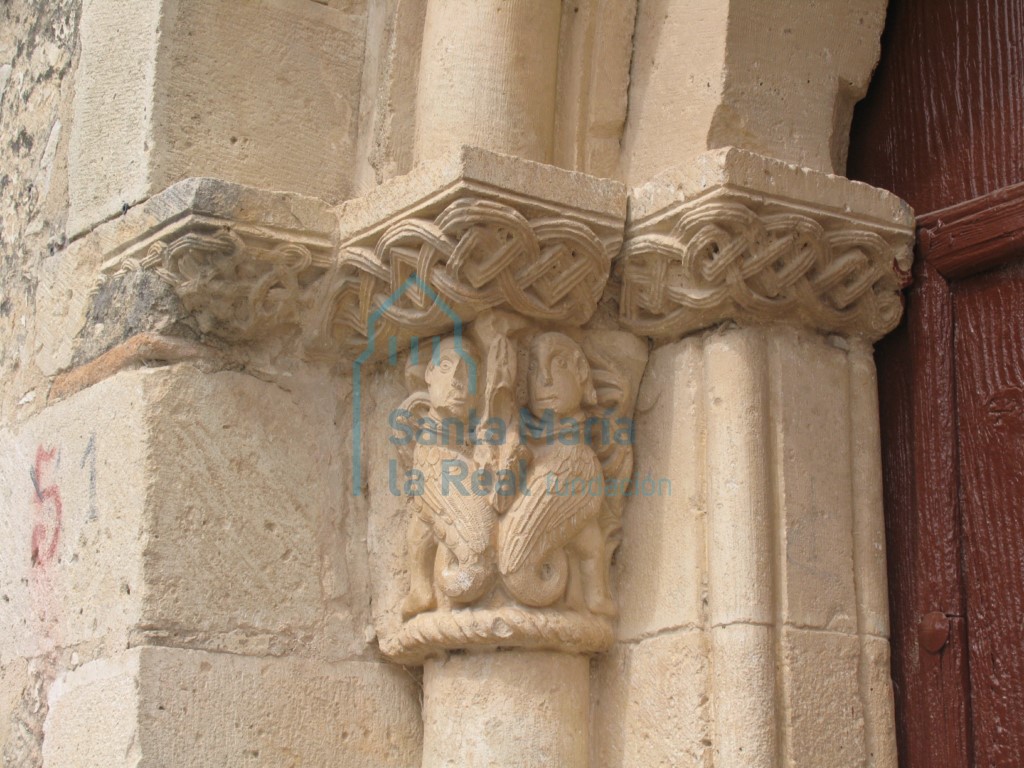 Capitel de la portada