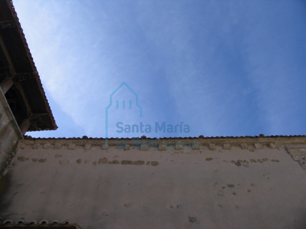 Cornisa de la fachada septentrional