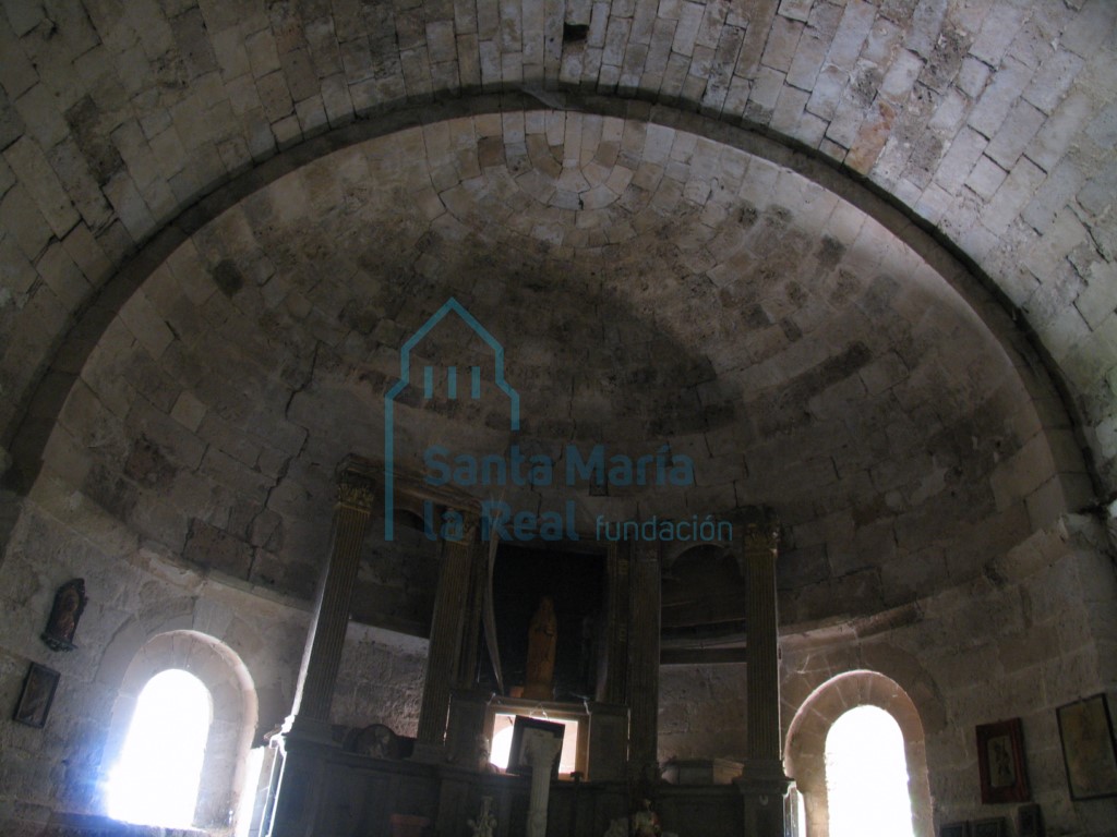 Interior de la cabecera