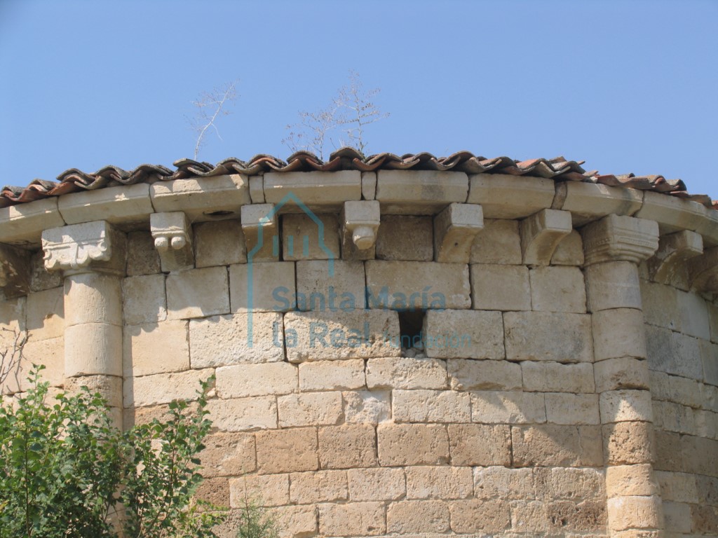 Canecillos del ábside