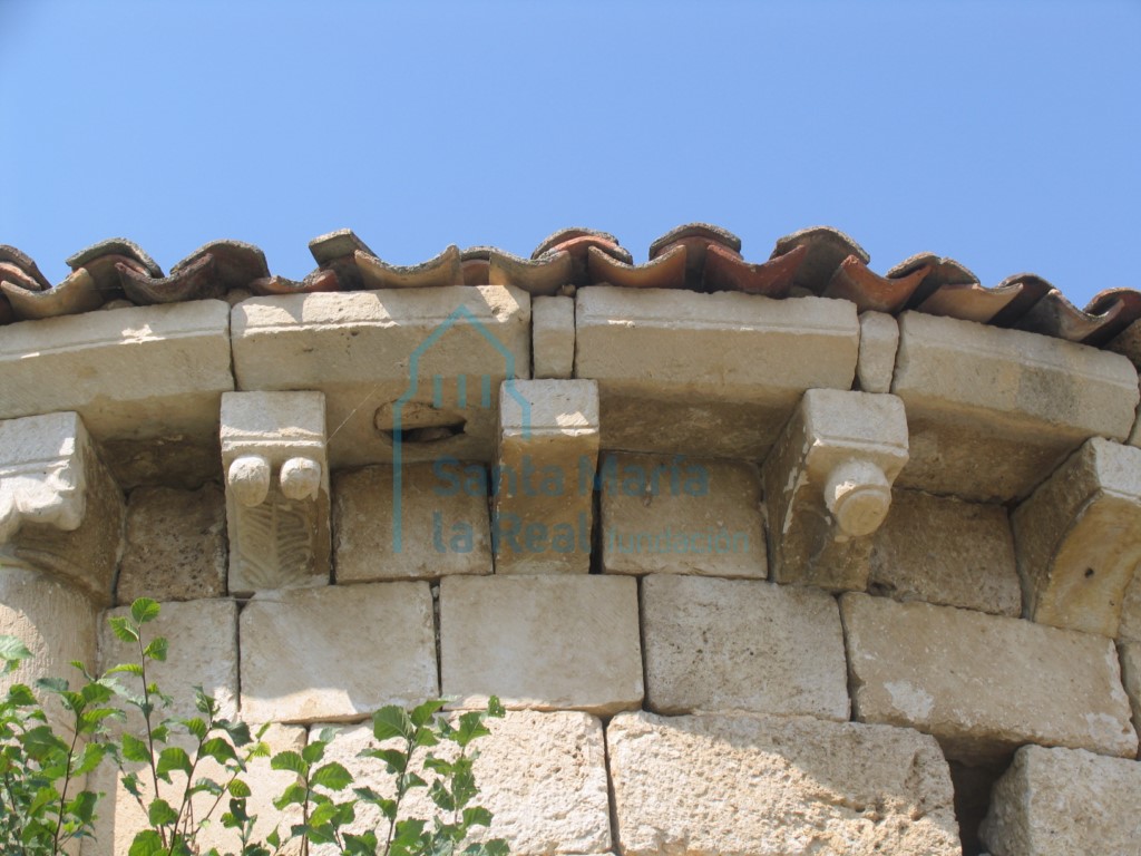 Canecillos del ábside
