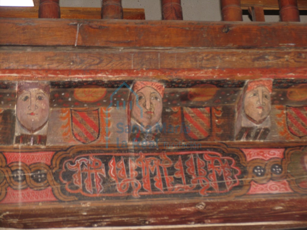 Artesonado del coro