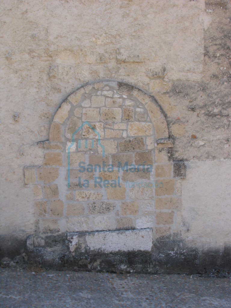 Arco cegado en la fachada septentrional