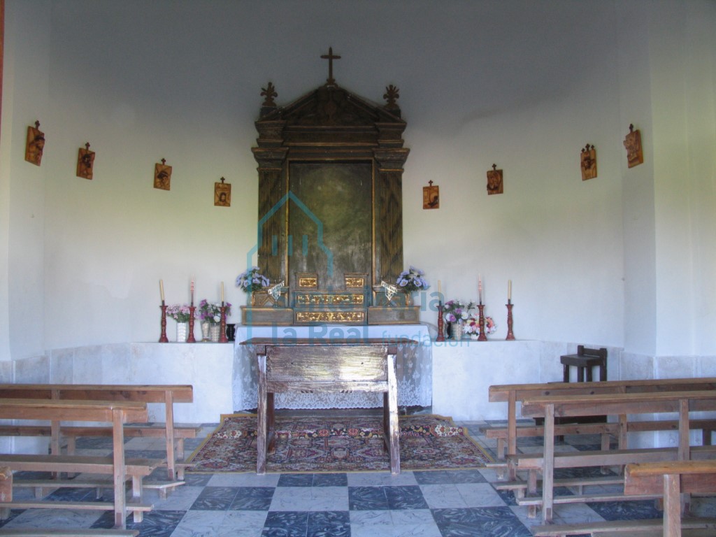 Vista del interior de la ermita