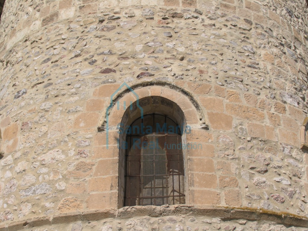 Ventana central del ábside