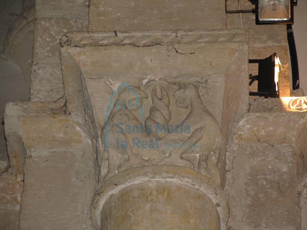 Capitel del arco triunfal