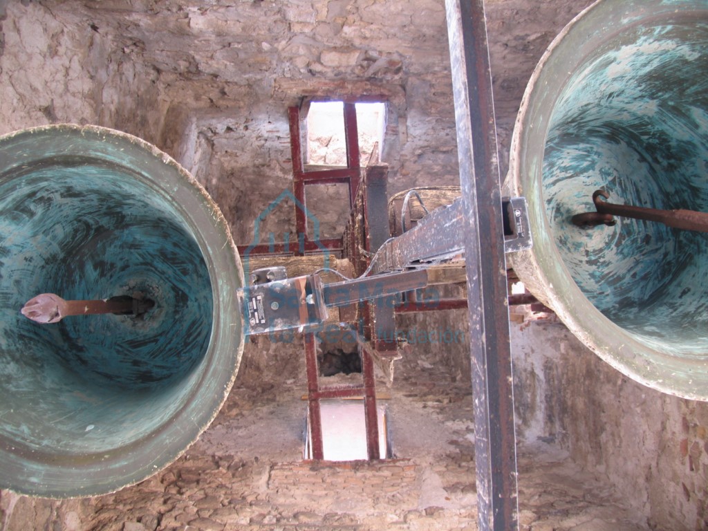 Vista del cuerpo de campanas desde el interior de la torre