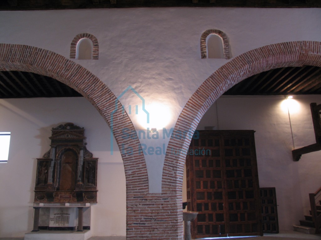 Arquería del interior de la iglesia
