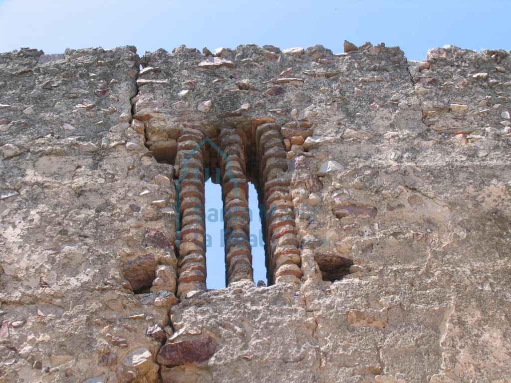 Ventana geminada del muro occidental