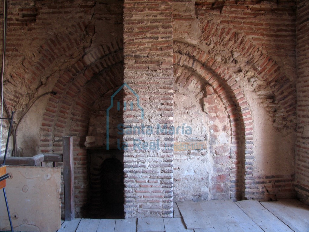 Arco cegado en la torre