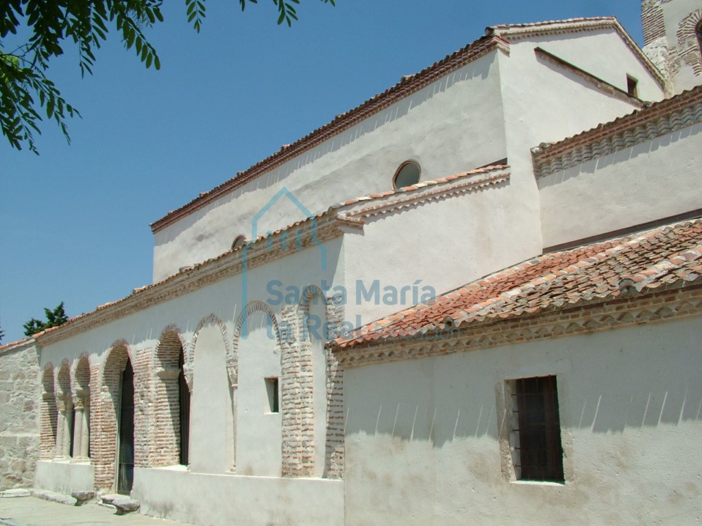 Vista del pórtico desde el sudeste
