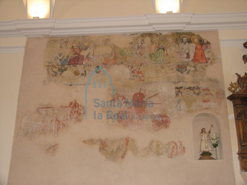 Restos de pinturas murales góticas en el muro norte de la nave