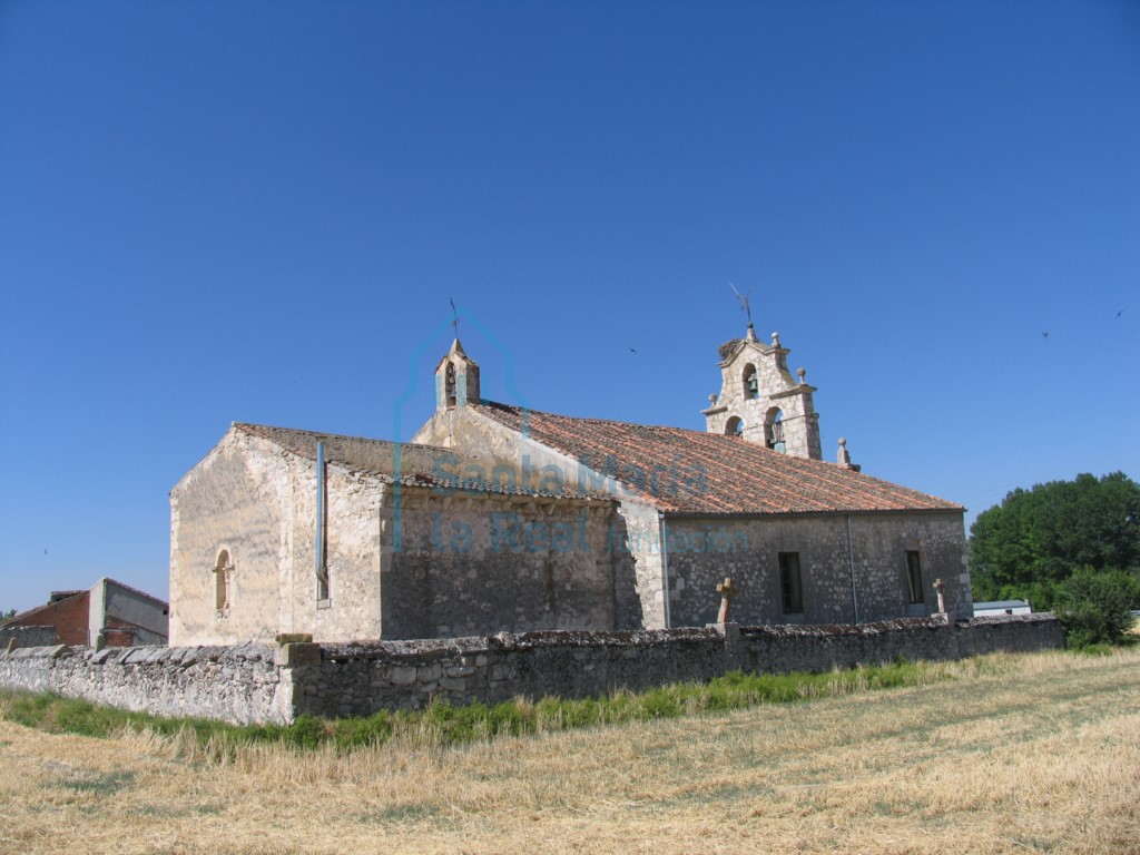 Vista de la iglesia desde el nordeste