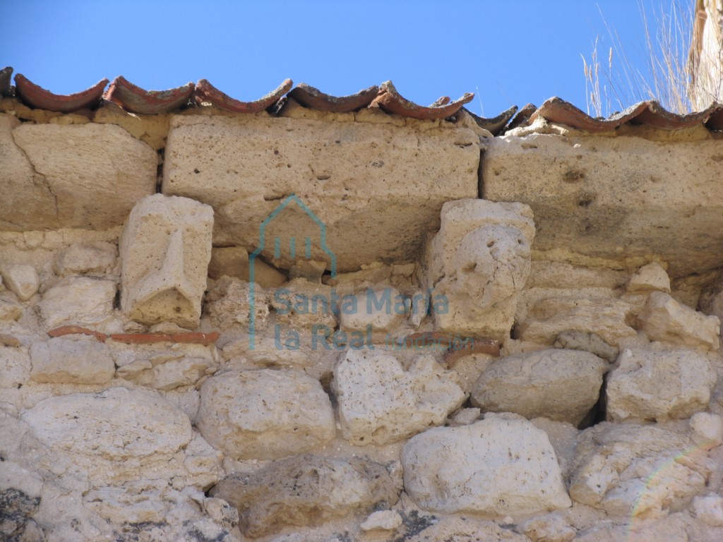 Canecillos de la cabecera