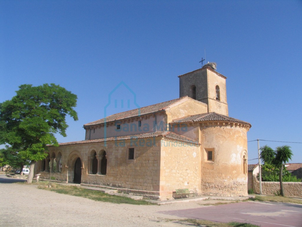 La iglesia vista desde el sureste