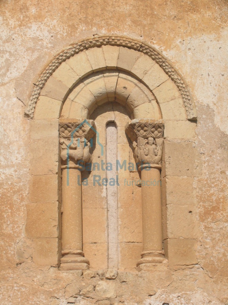 Ventana absidial