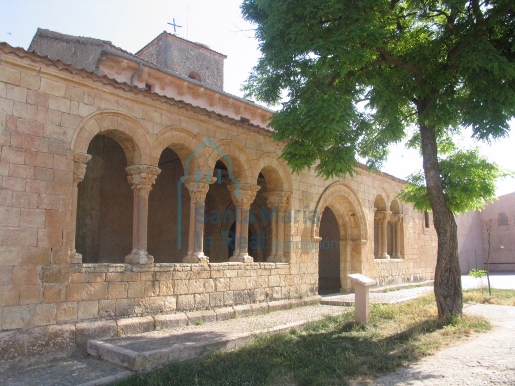 Pórtico de lado meridional