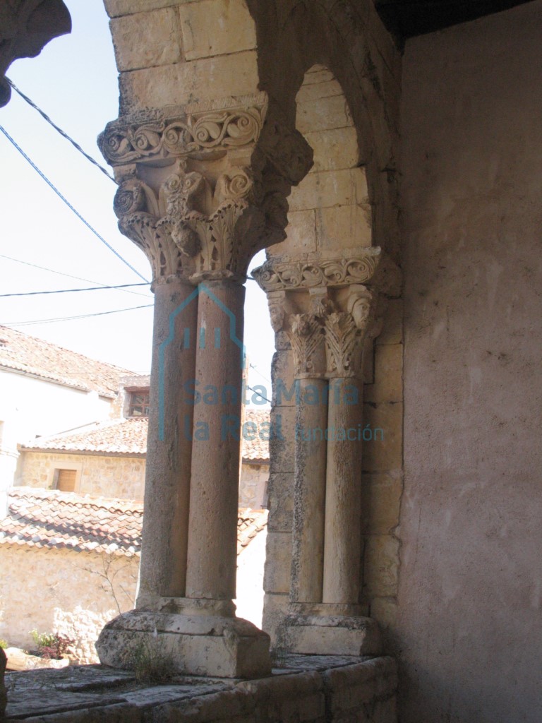 Arquería del lado occidental del pórtico