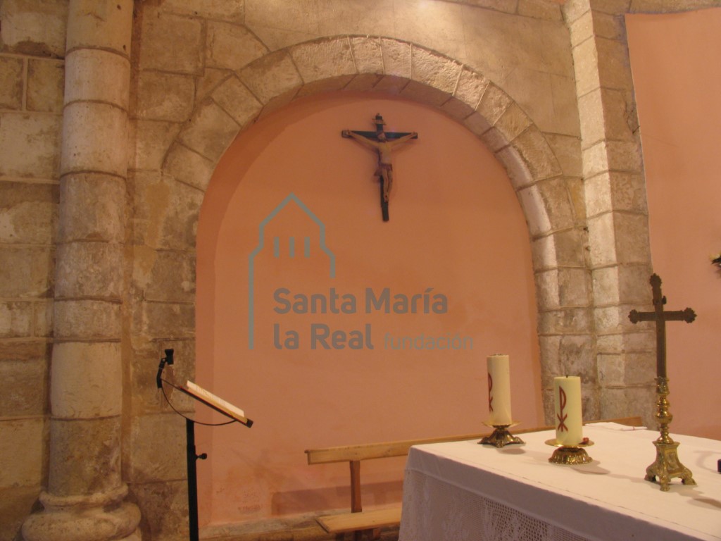 Arquería en el muro septentrional del presbiterio