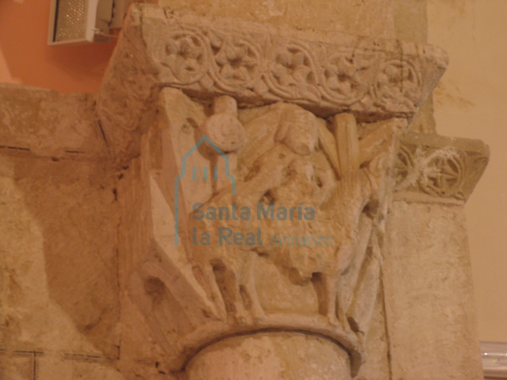 Capitel del arco triunfal. Huida a Egipto Capitel del arco triunfal. Huida a Egipto