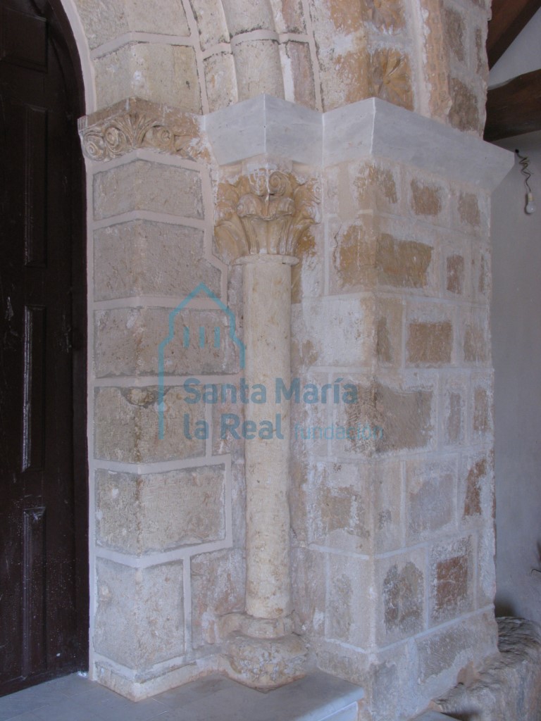 Columna de la portada meridional