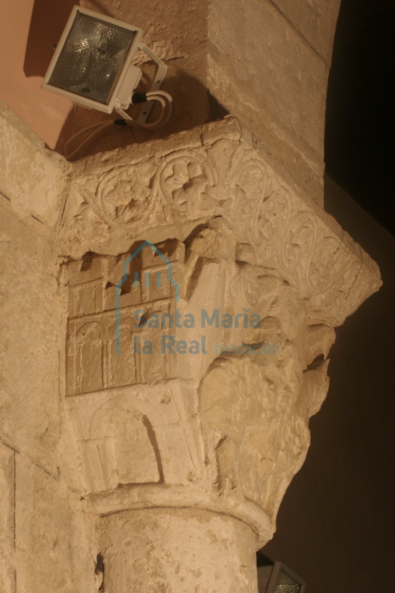 Capitel del arco triunfal. Huida a Egipto