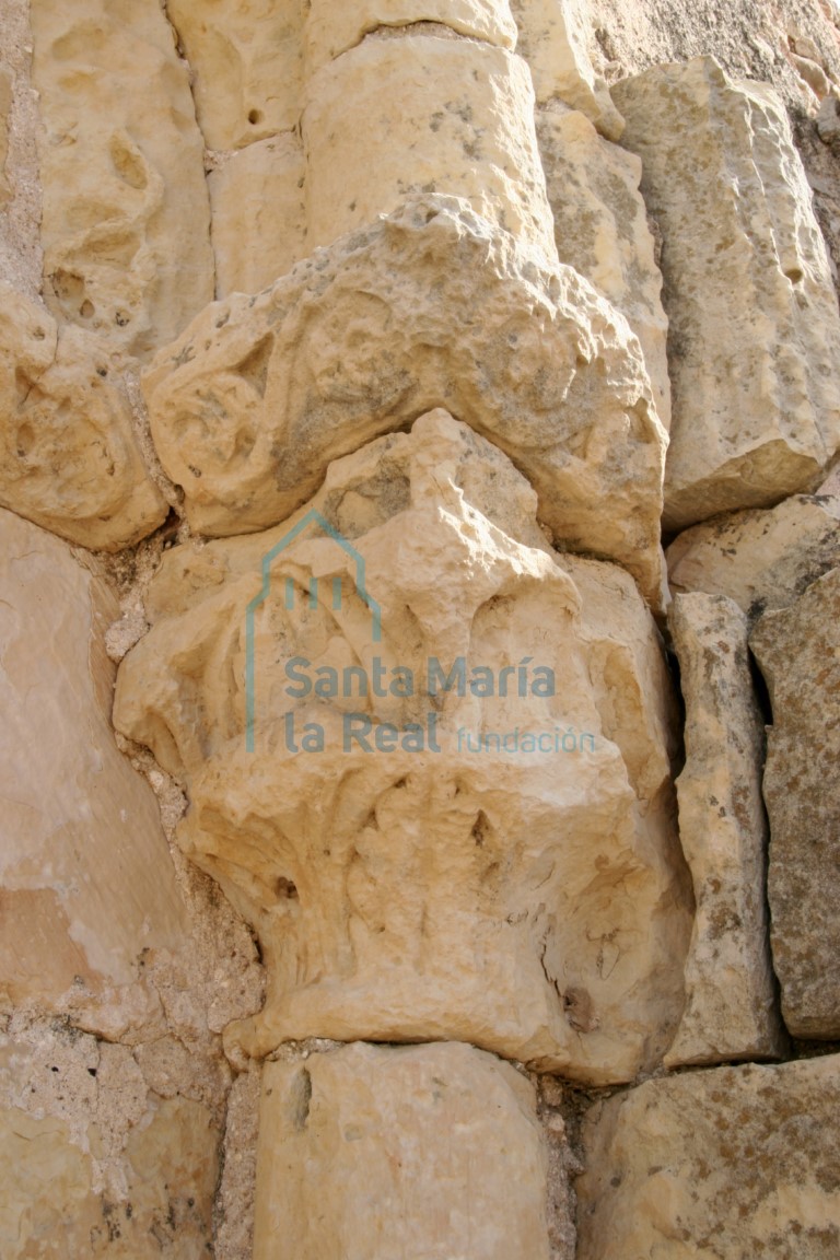 Capitel de la portada