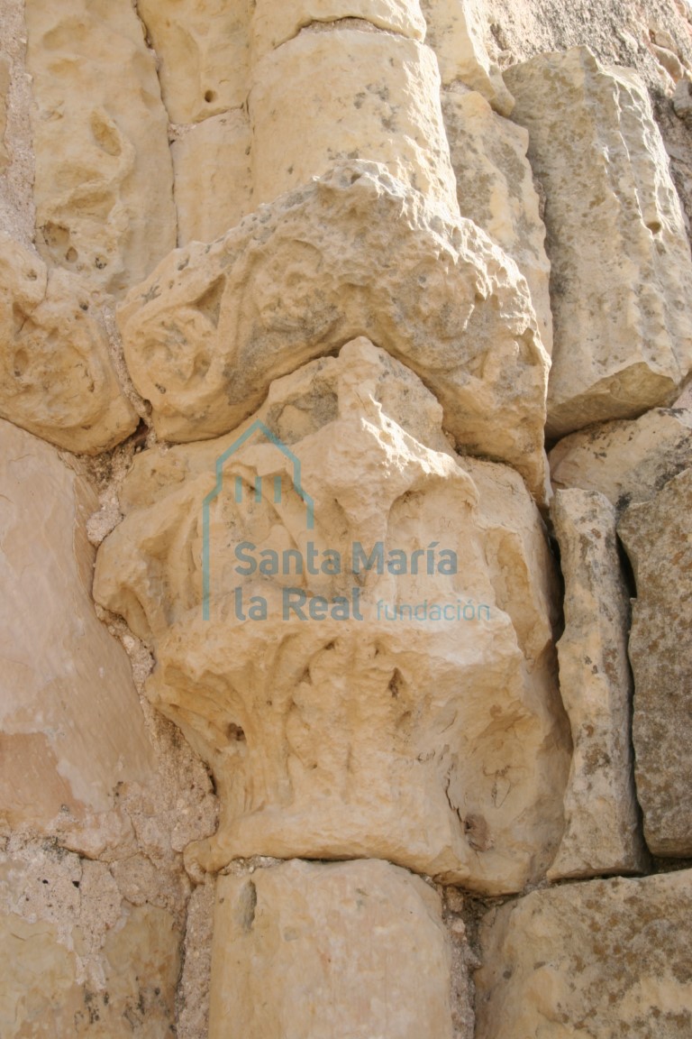 Capitel de la portada
