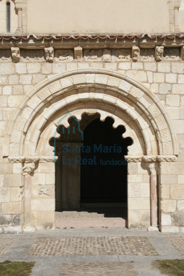 Acceso sur al Pórtico