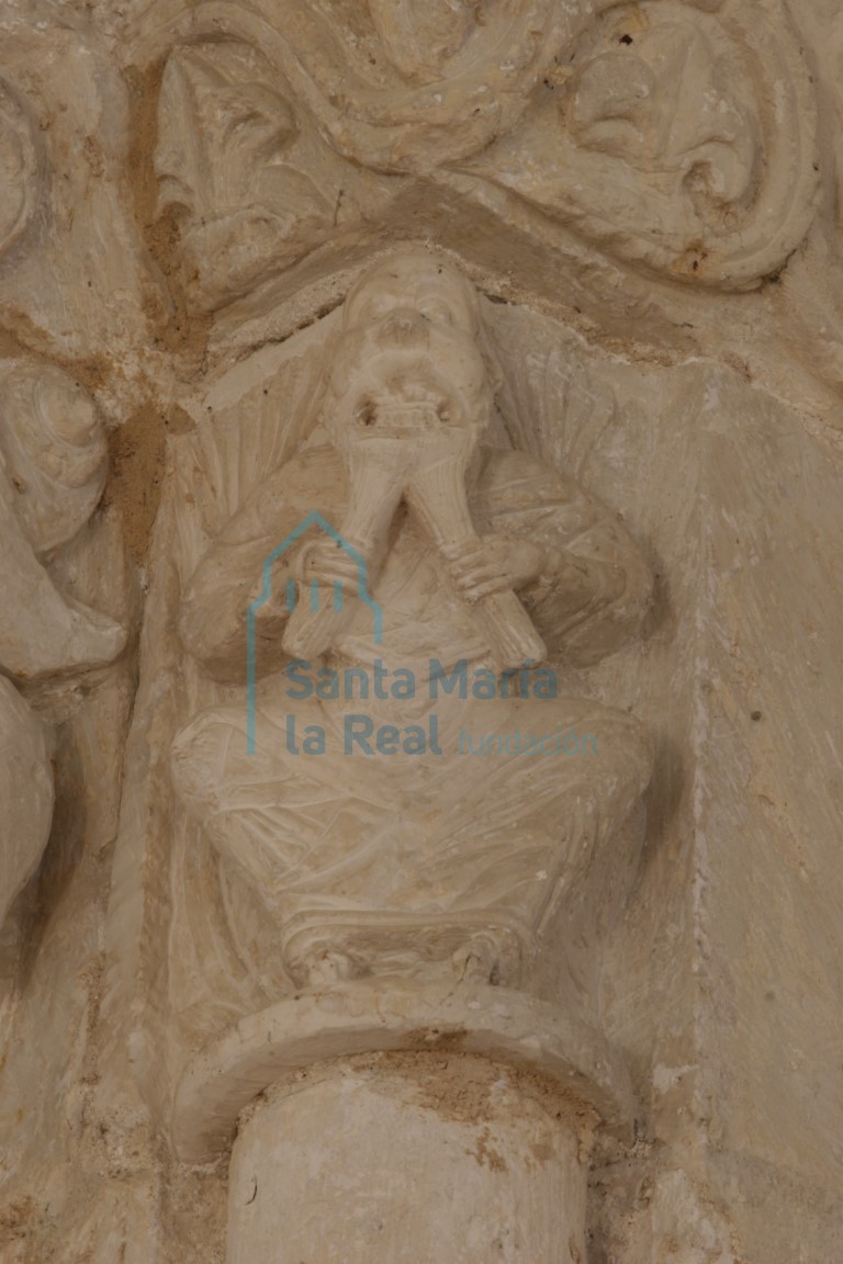 Capitel del arco triunfal