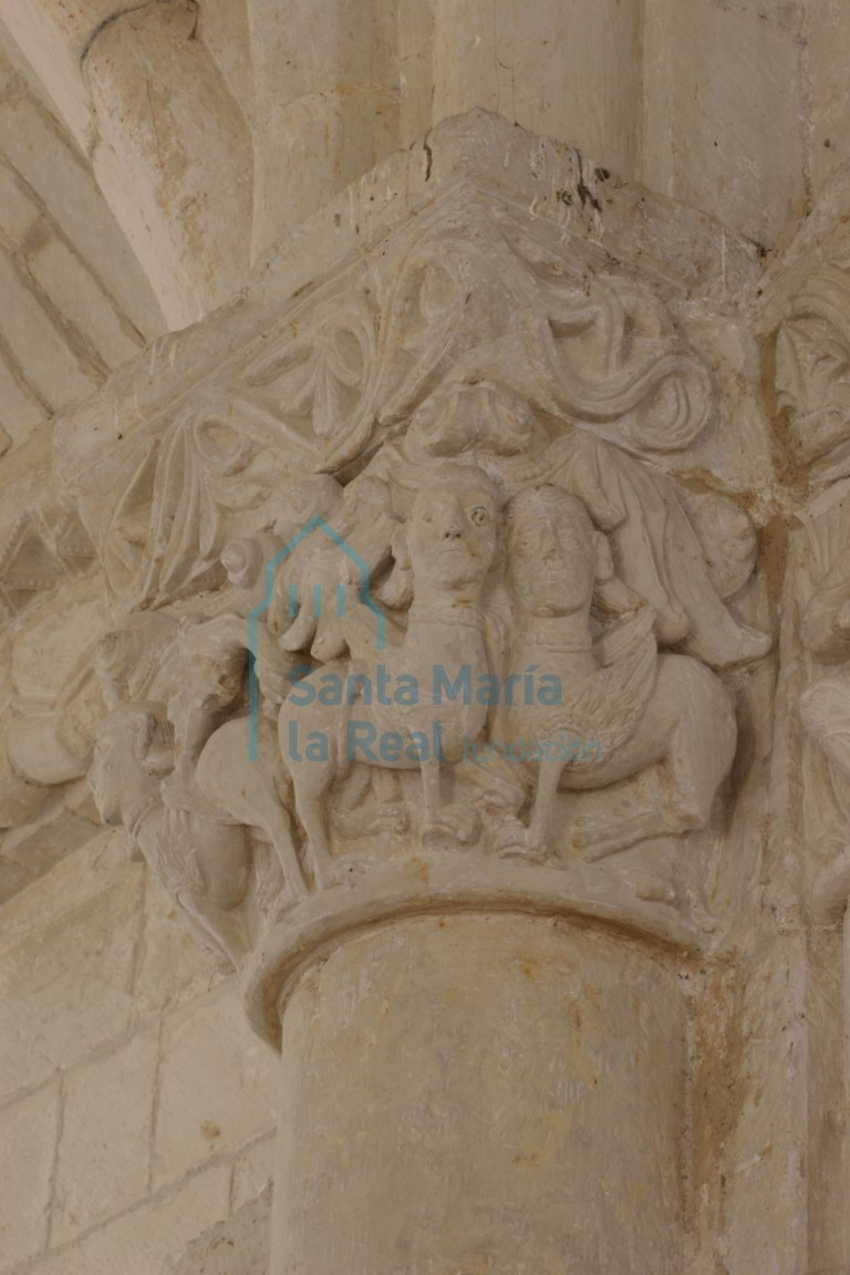 Capitel del arco triunfal