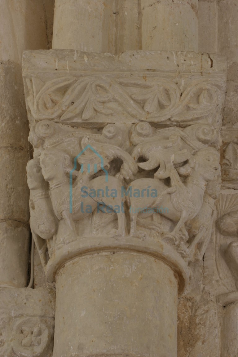 Capitel del arco triunfal