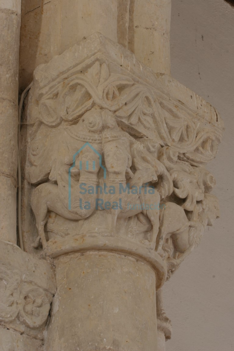 Capitel del arco triunfal