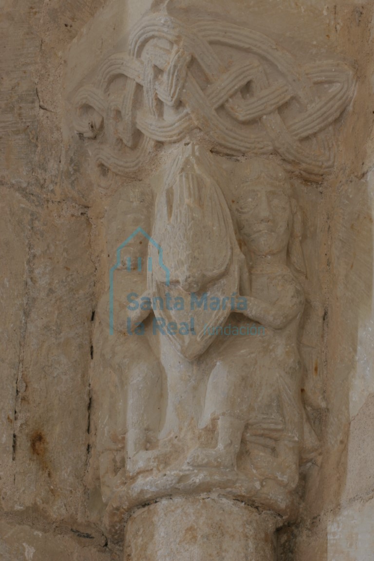 Capitel del interior