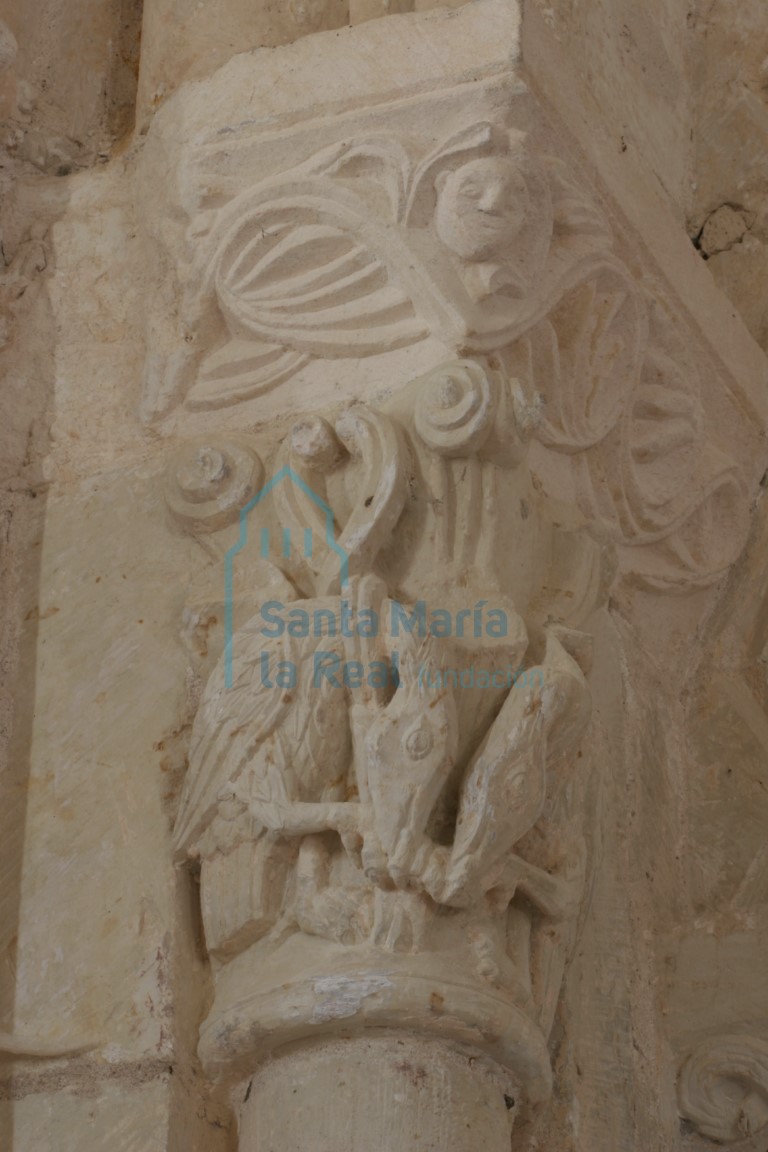 Capitel del interior