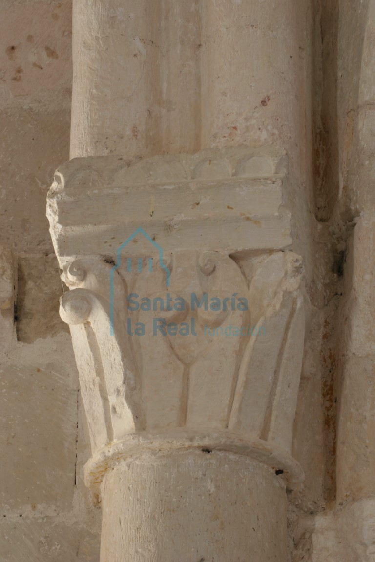Capitel del interior