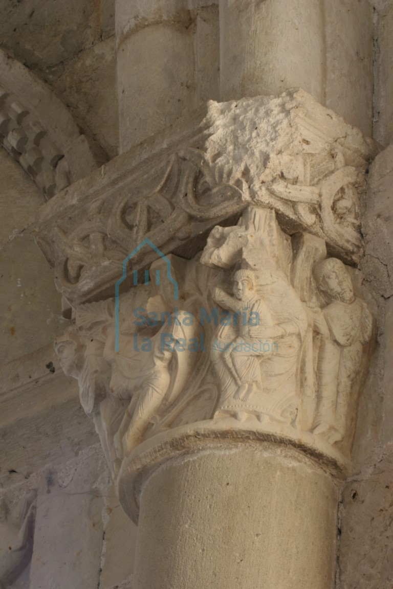 Capitel del interior de la cabecera. Epifanía