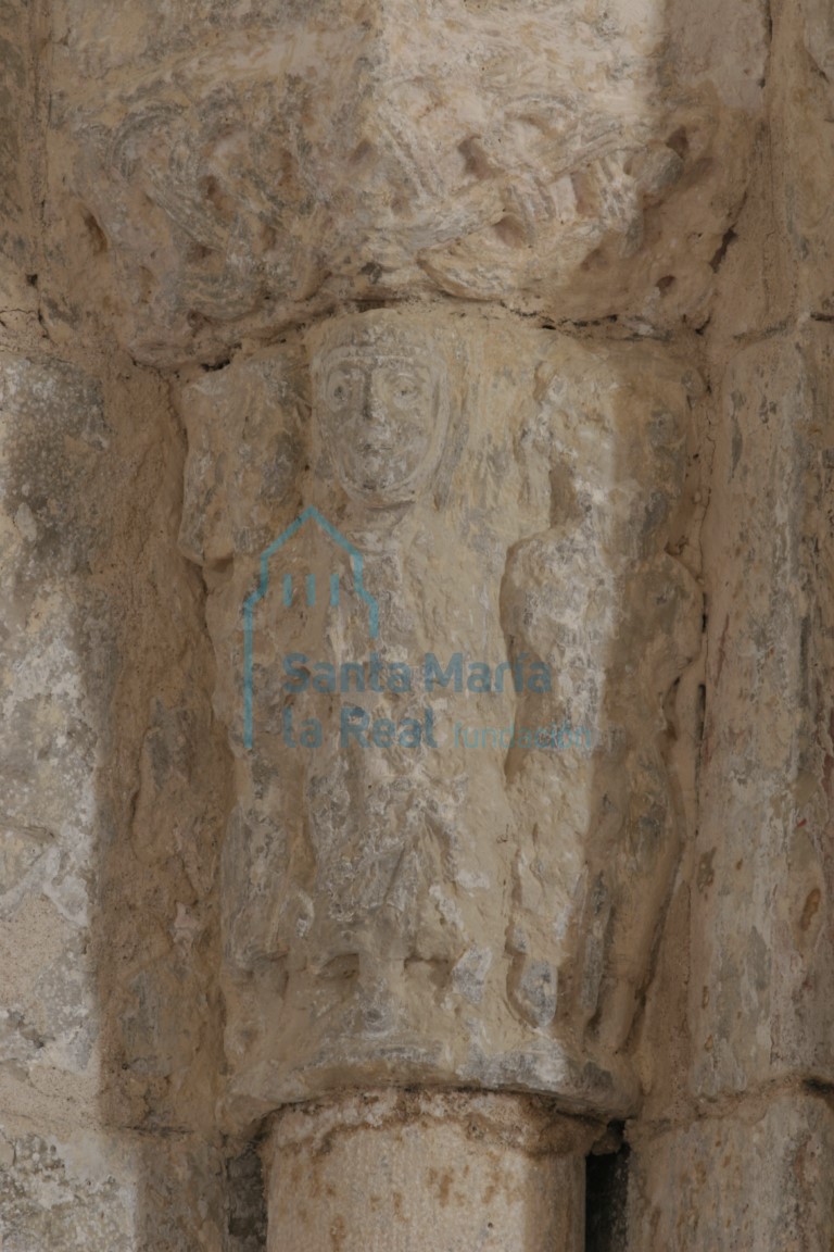 Capitel del interior
